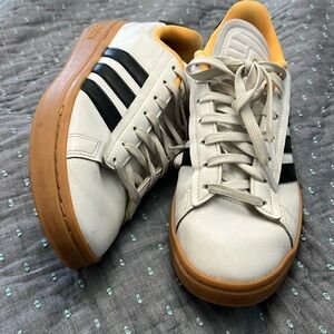 Adidas Men’s 7.5 7 White Sneakers Shoes Black Yellow Tan